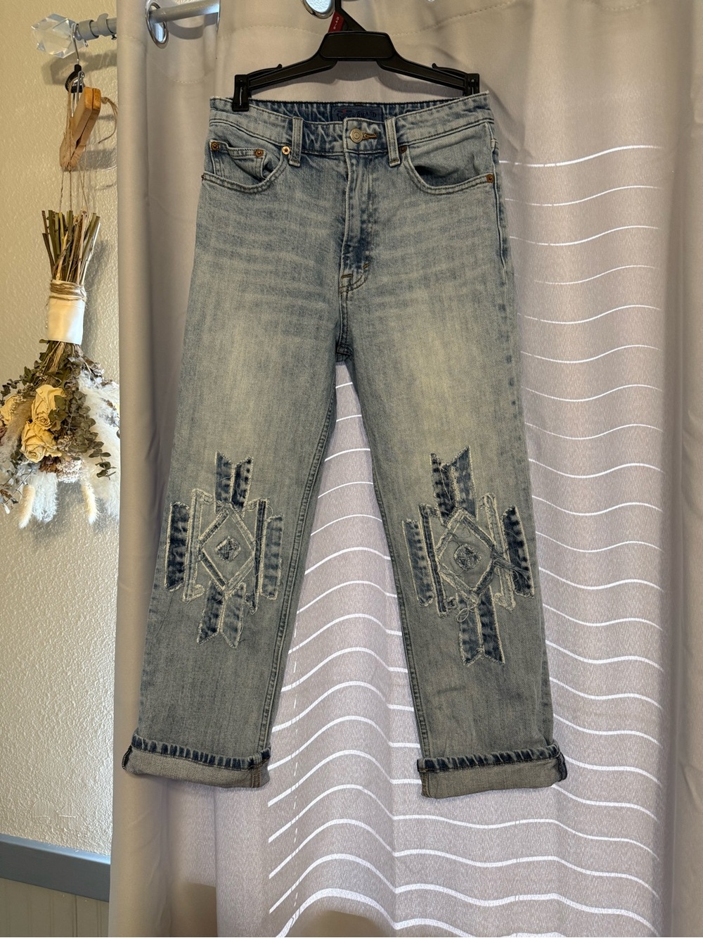 Lucky Brand Light Wash Embroidered Ankle Jeans